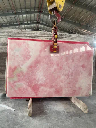 Große Auswahl an Natursteinen