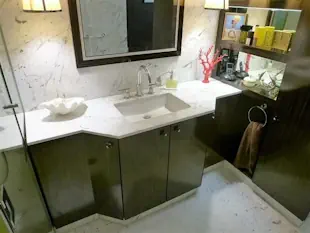 Naturstein Waschtische und Waschbecken