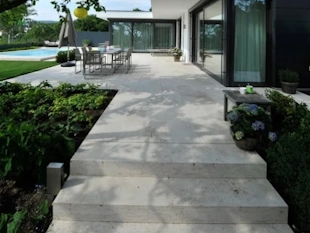 Naturstein Bodenplatten und Bodenbeläge