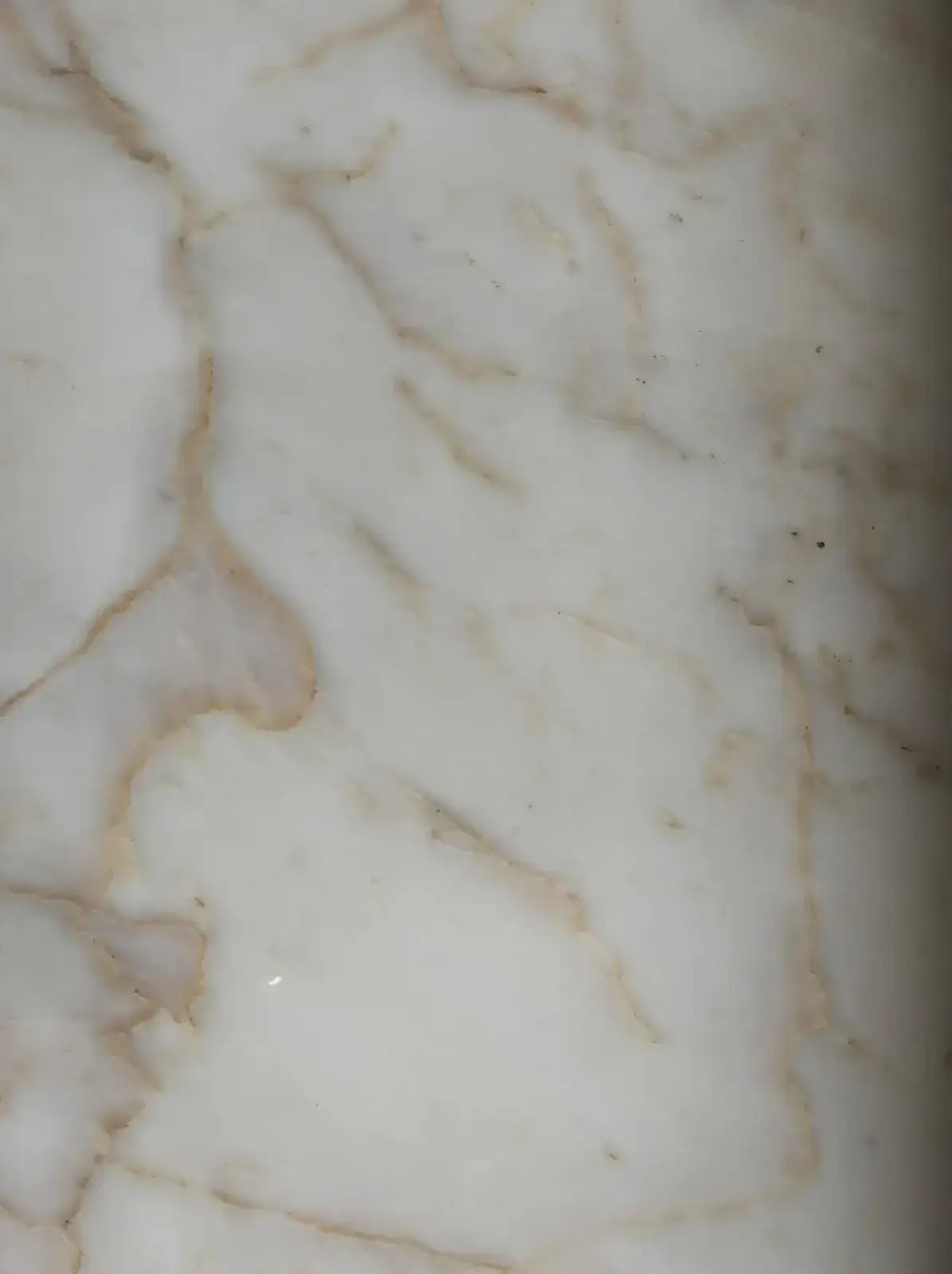 AFYON ONICIATO WEISS MIT GELBEN HONIGADERN